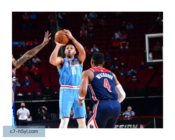 戈登半场四球获豪盛赞中锋出色