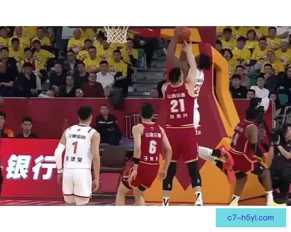 上海轻取山西11连胜 李弘权27分领衔 上海轻取山西11连胜 李弘权27分领衔